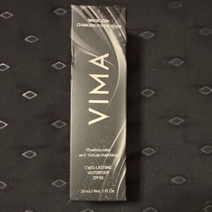 Viral VIMA color changing foundation